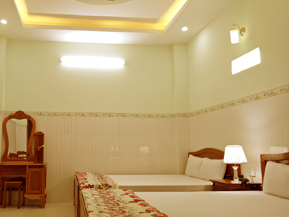 Không gian phòng và dịch vụ