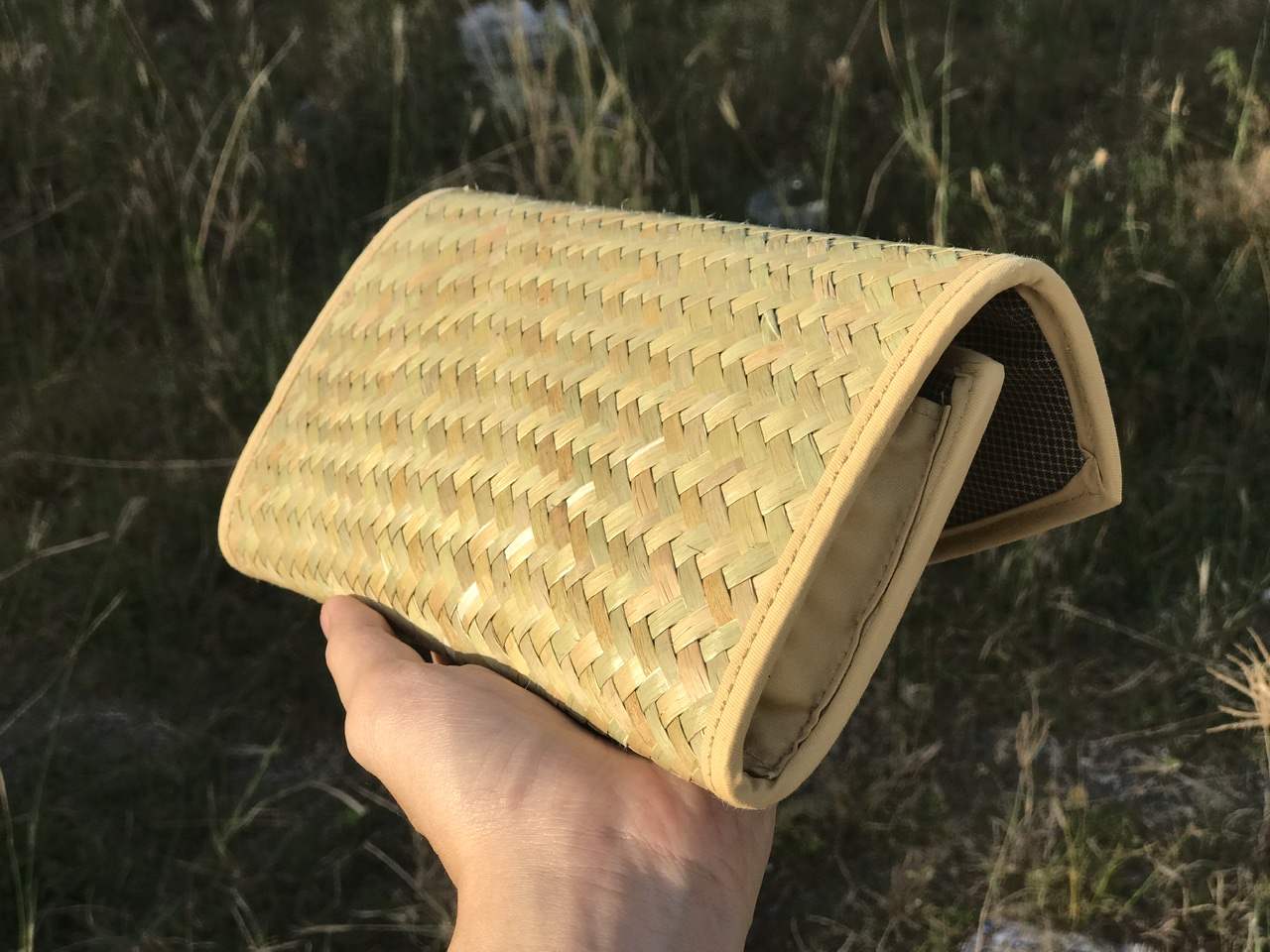 Cách bảo quản ví bàng cầm tay